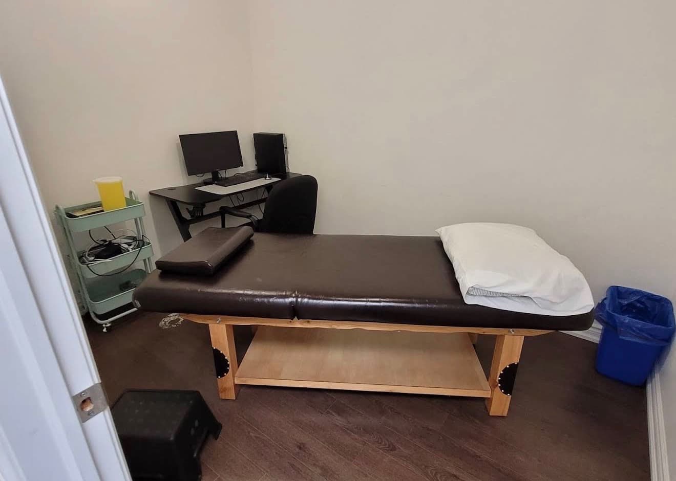 Chiropractic treatment room